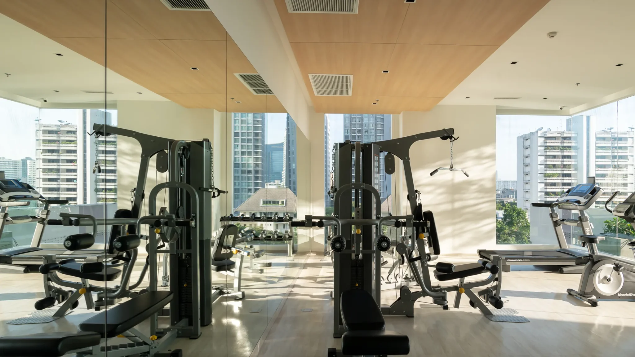 outdoor pool hotel bangkok 5-star-service gym