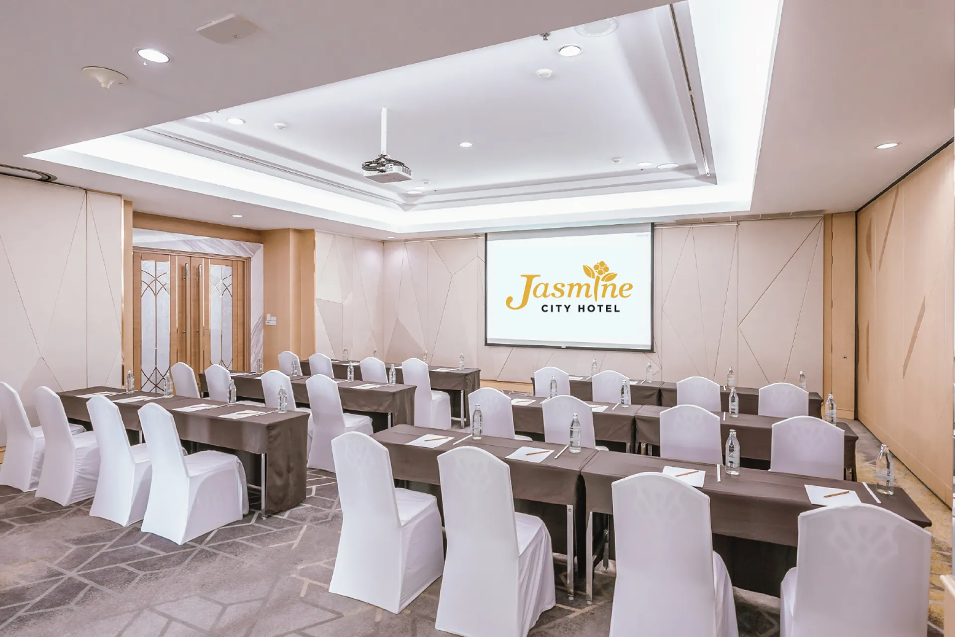 conference venue bangkok sukhumvit meeting room interior