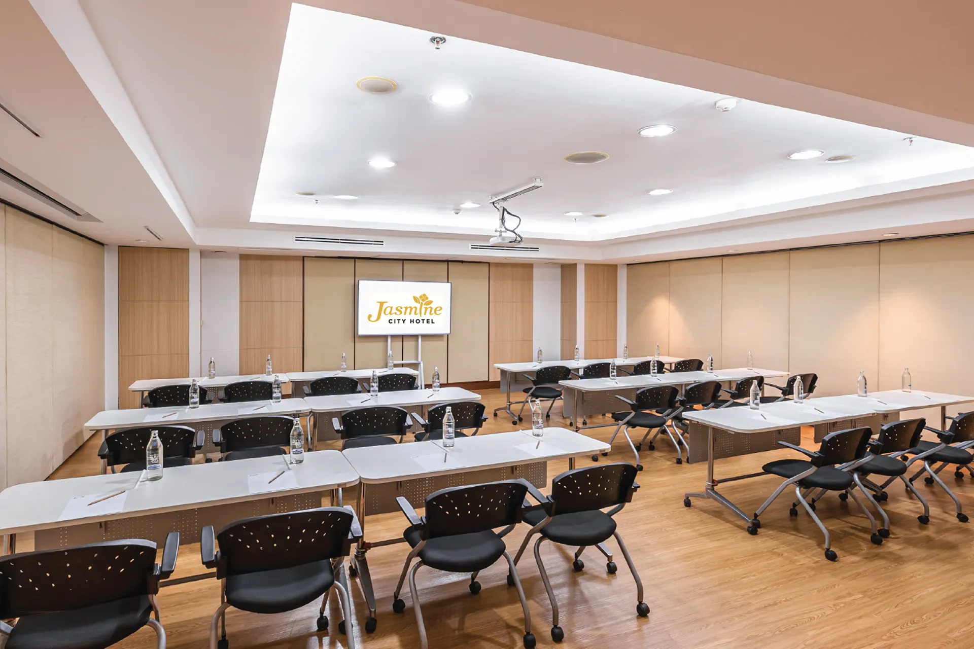 conference venue bangkok sukhumvit conference room