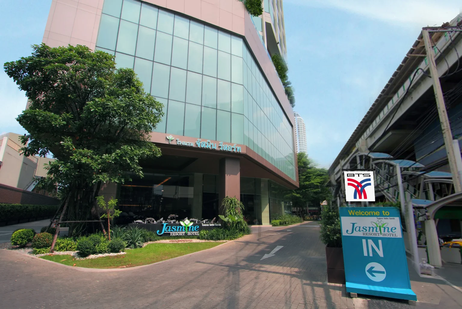 jasmine resort hotel direct access bts phra khanong