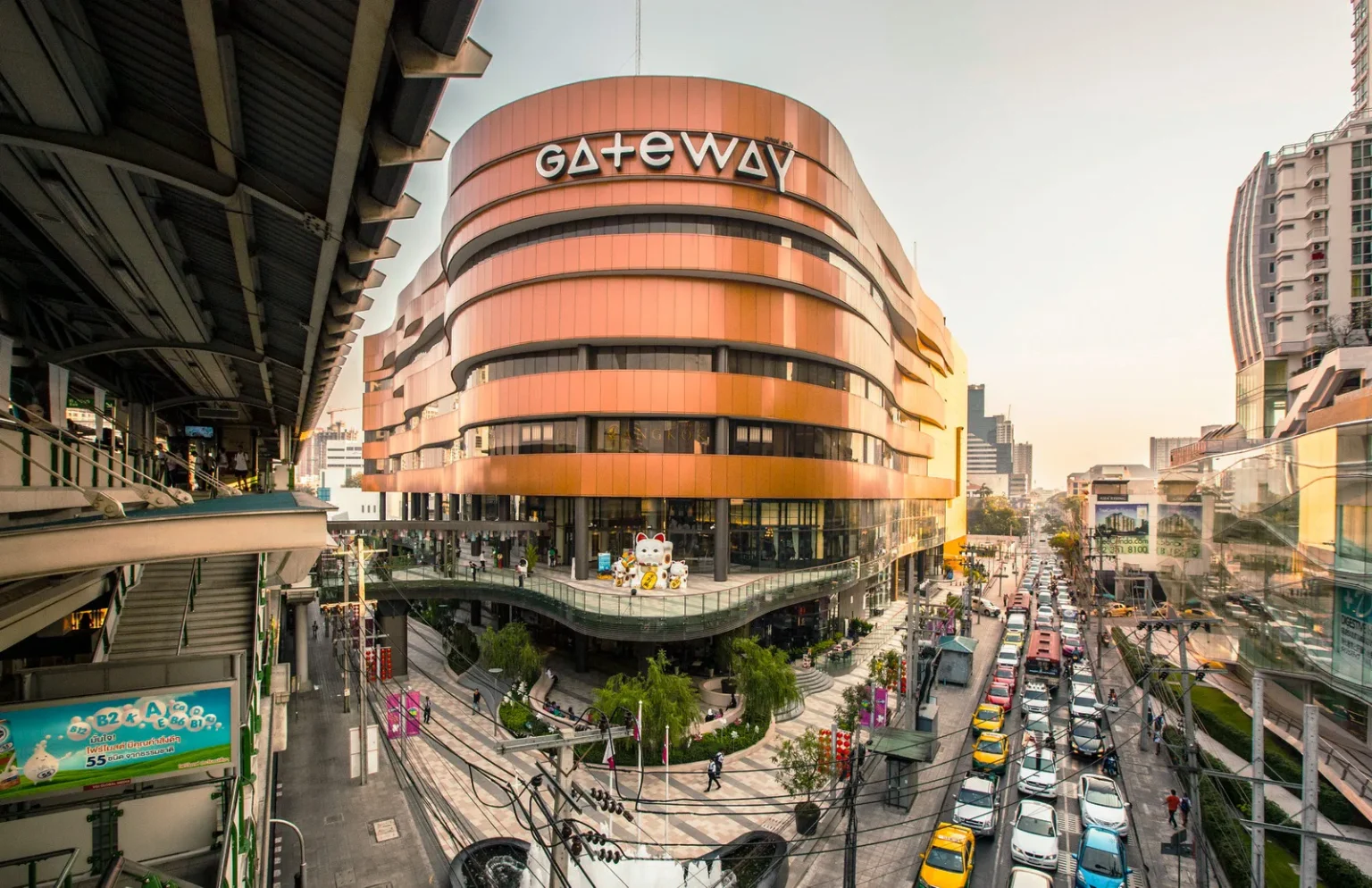 jasmine resort hotel location gateway phra khanong