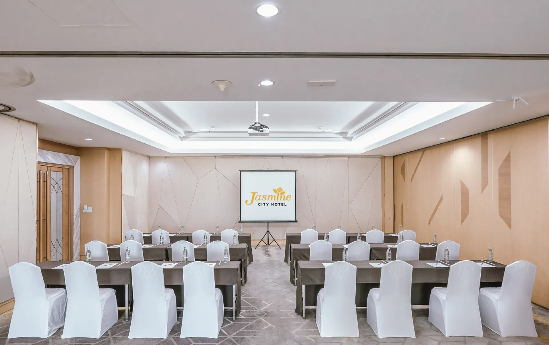 conference venue bangkok sukhumvit seminar room