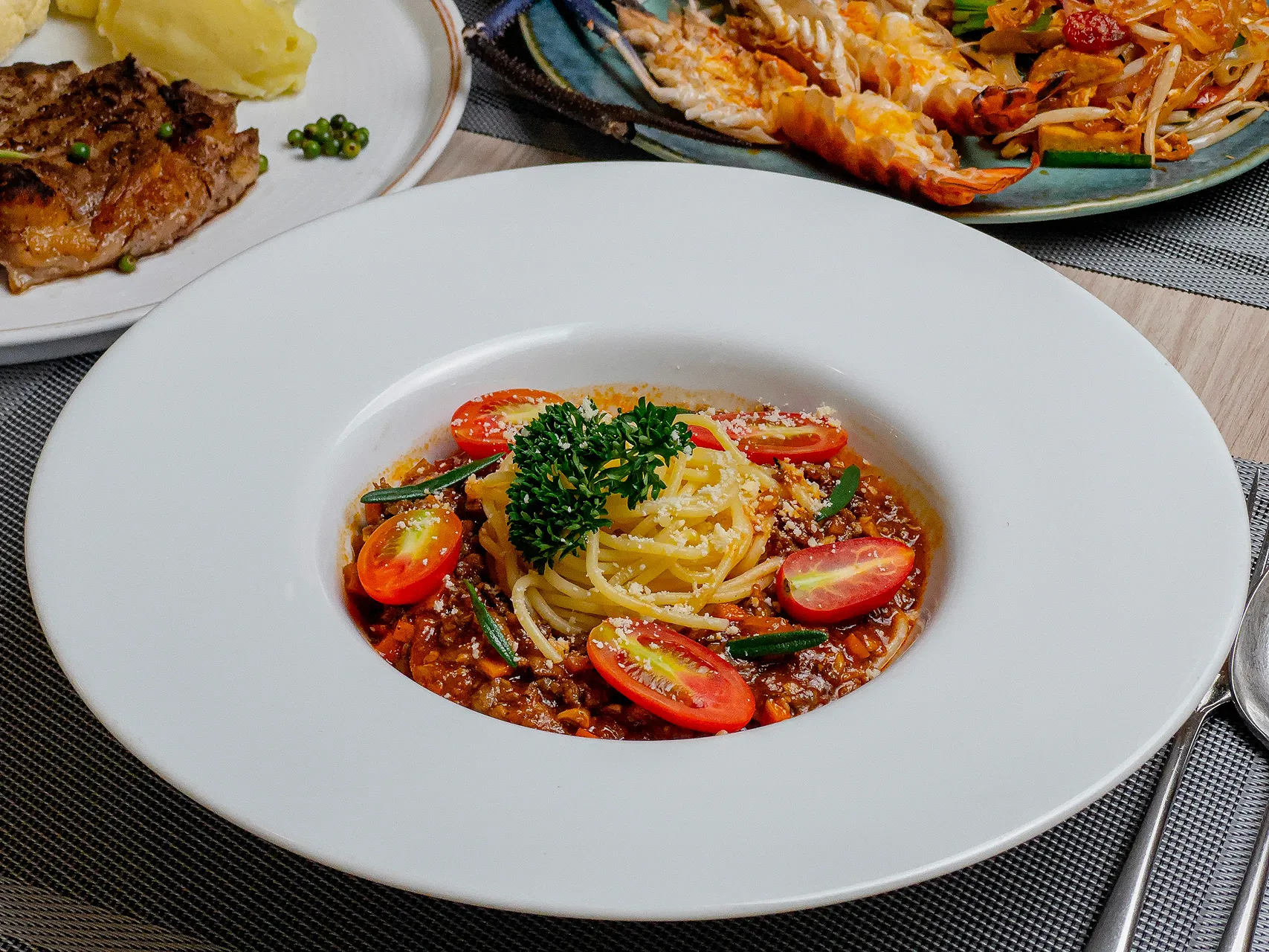 Buffet dining at the restaurant in hotel dining Sukhumvit 71.