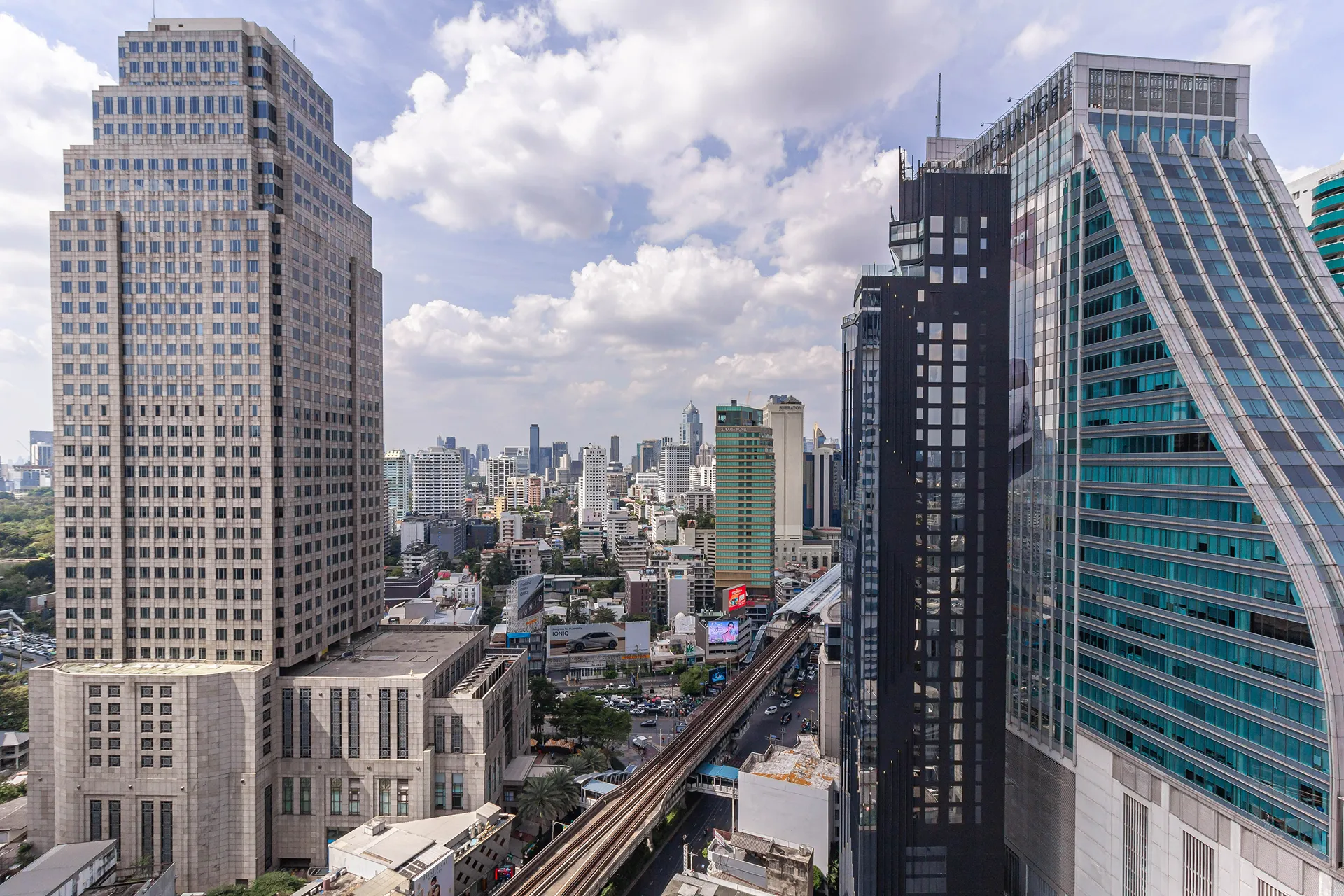 service facilities bangkok hotel jasmine city shopping area
