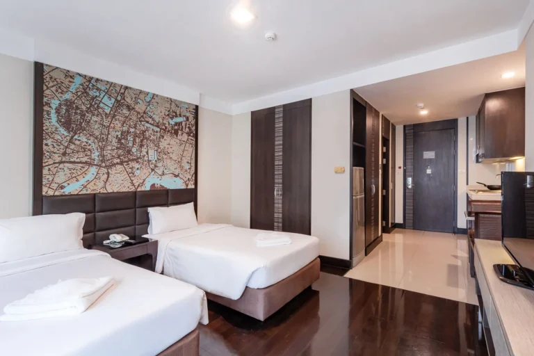 bangkok-deluxe-hotel-phra-khanong-city-view