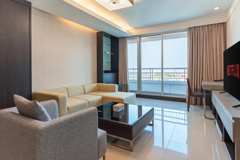 2-bedroom-serviced-apartment-bangkok-family-near-bts