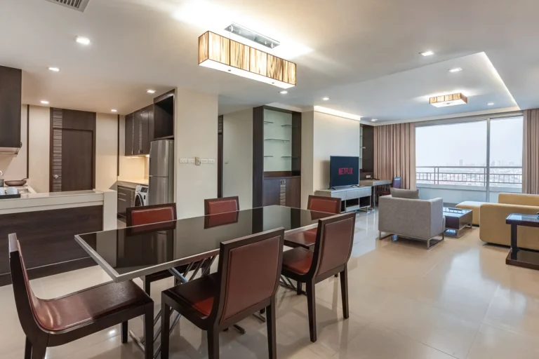 3-bedroom-serviced-apartment-bangkok-5-star-kitchen-view