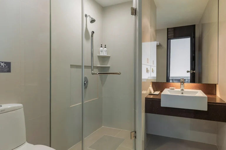 luxury-2-bedroom-suite-bangkok-5-star-family-near-bts