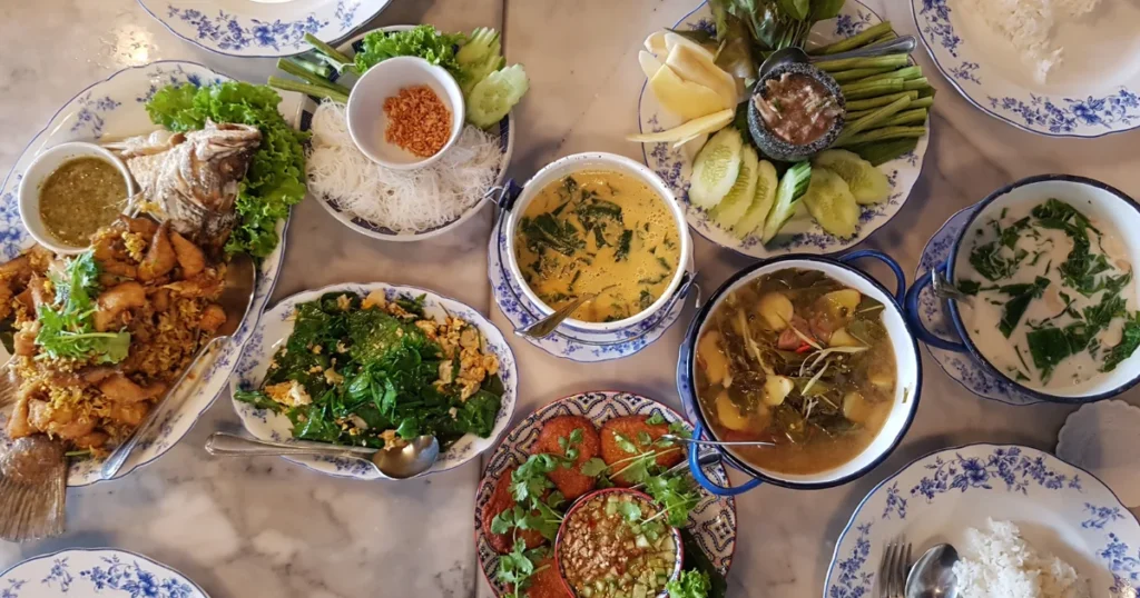 where to eat near Rama 4 Bangkok - Jasmine Hotel Group