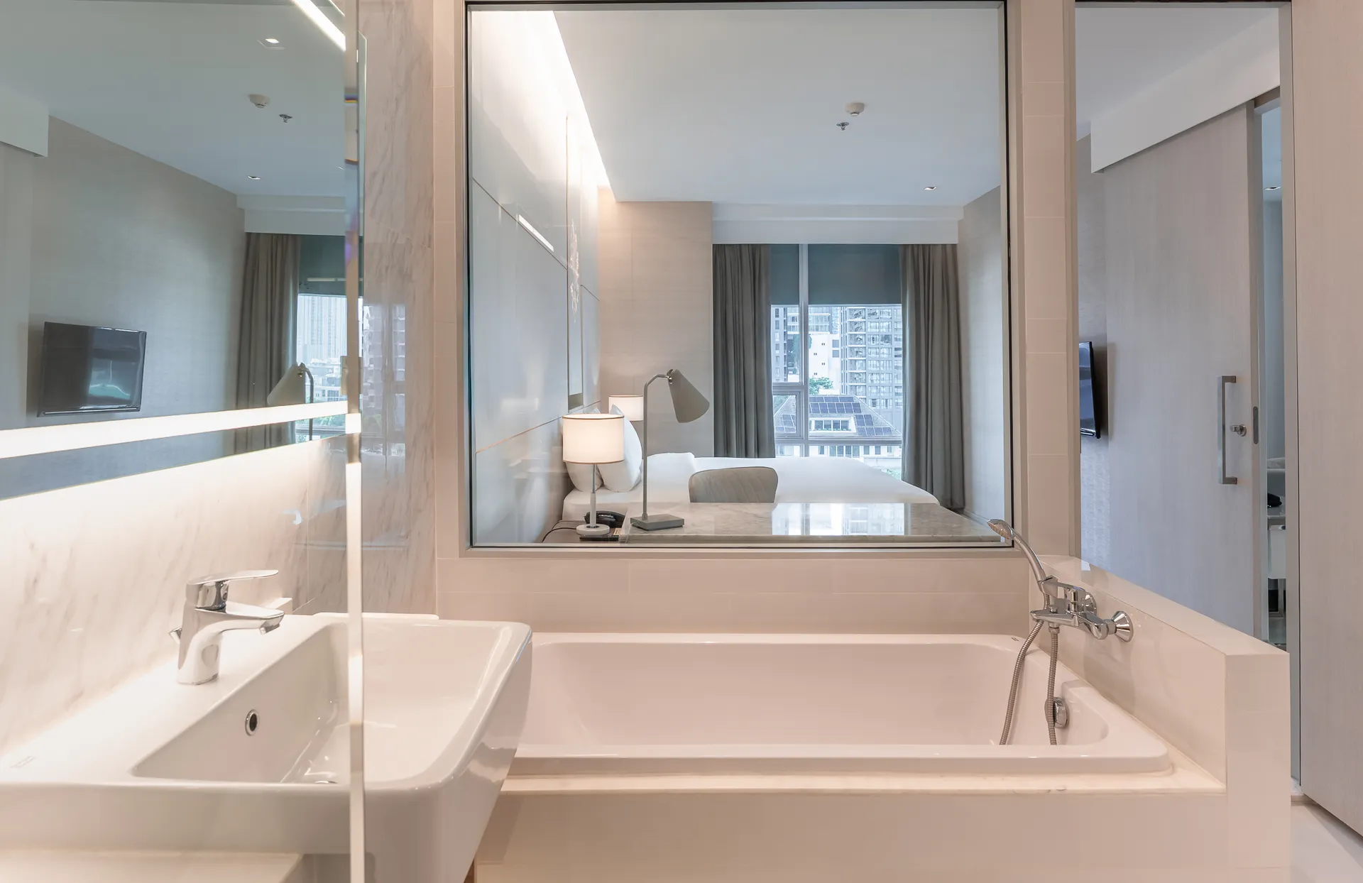 Hotel suite with bathtub near BTS Thonglor Bangkok
